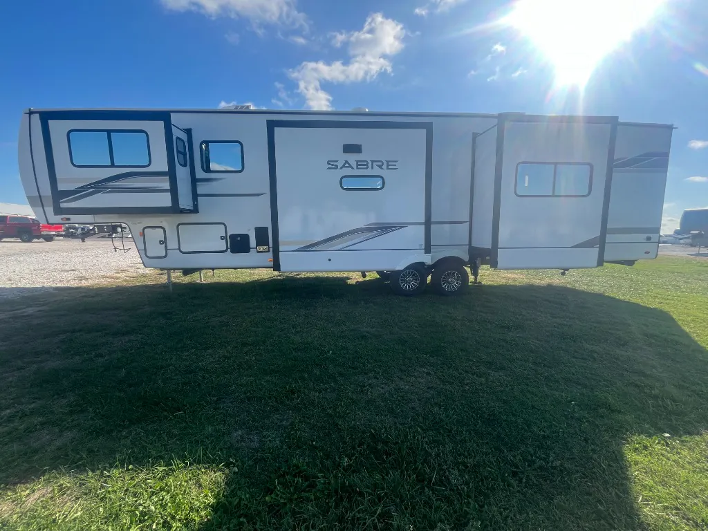 2026 Forest River Sabre 37FLH — Photo 7