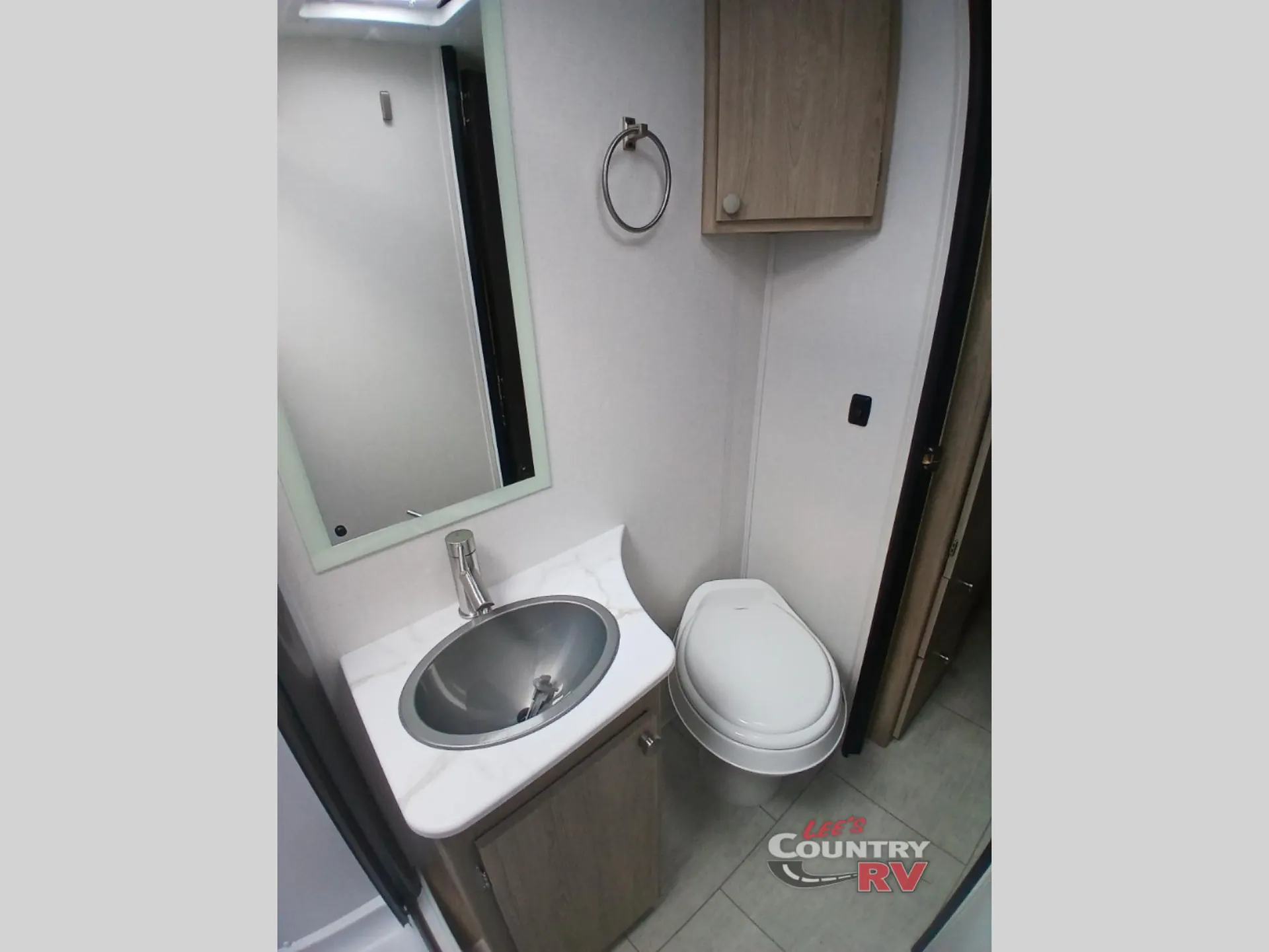 2026 Coachmen Leprechaun 210QSS CHEVY 3500 - Photo 4