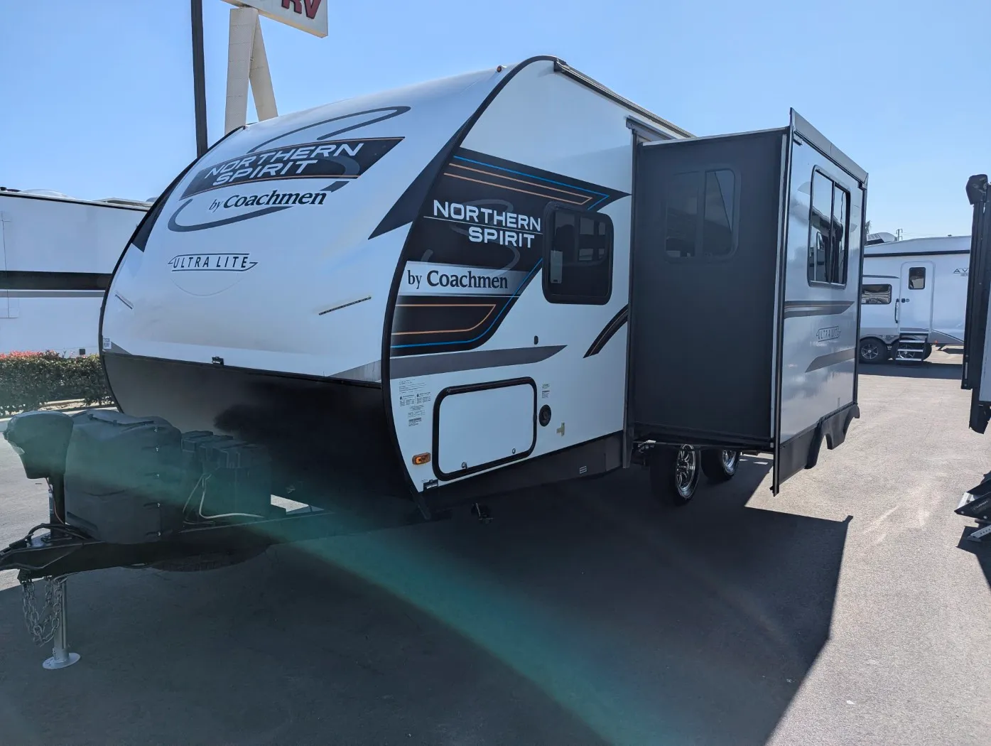 2022 Coachmen Northern Spirit Ultra Lite 1943RB - Photo 4