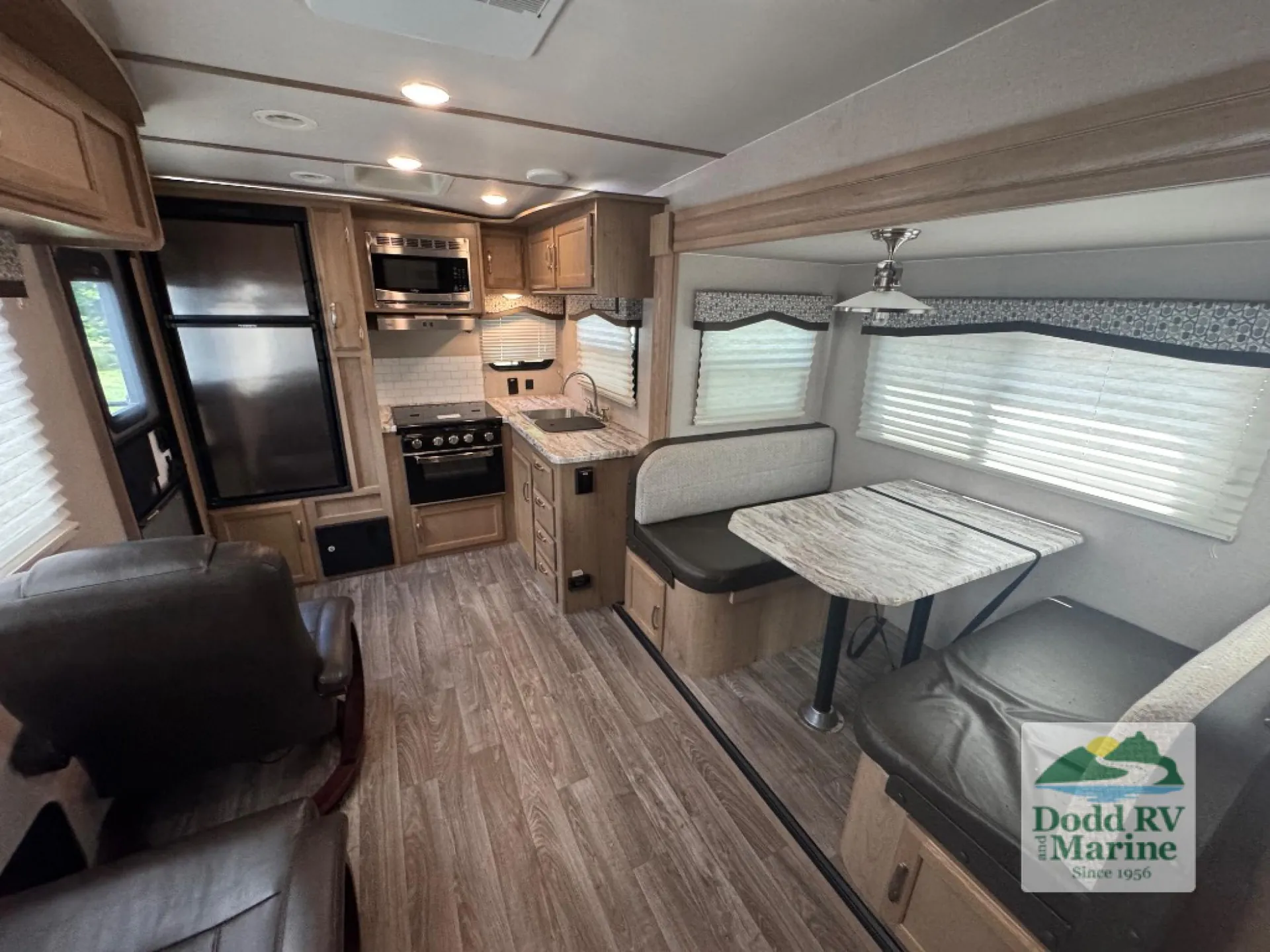 2020 Winnebago Micro Minnie 2405RG - Photo 4