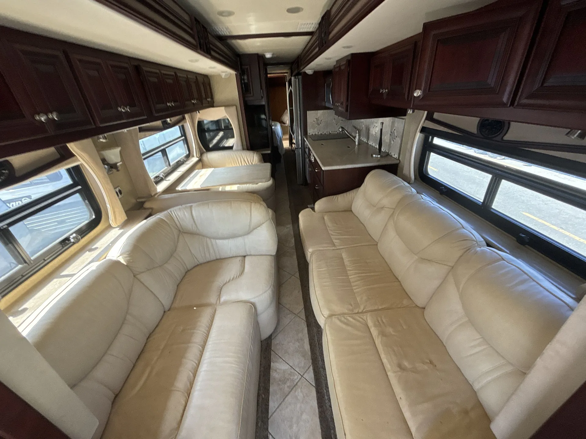 2012 American Coach American Revolution 42T — living area main