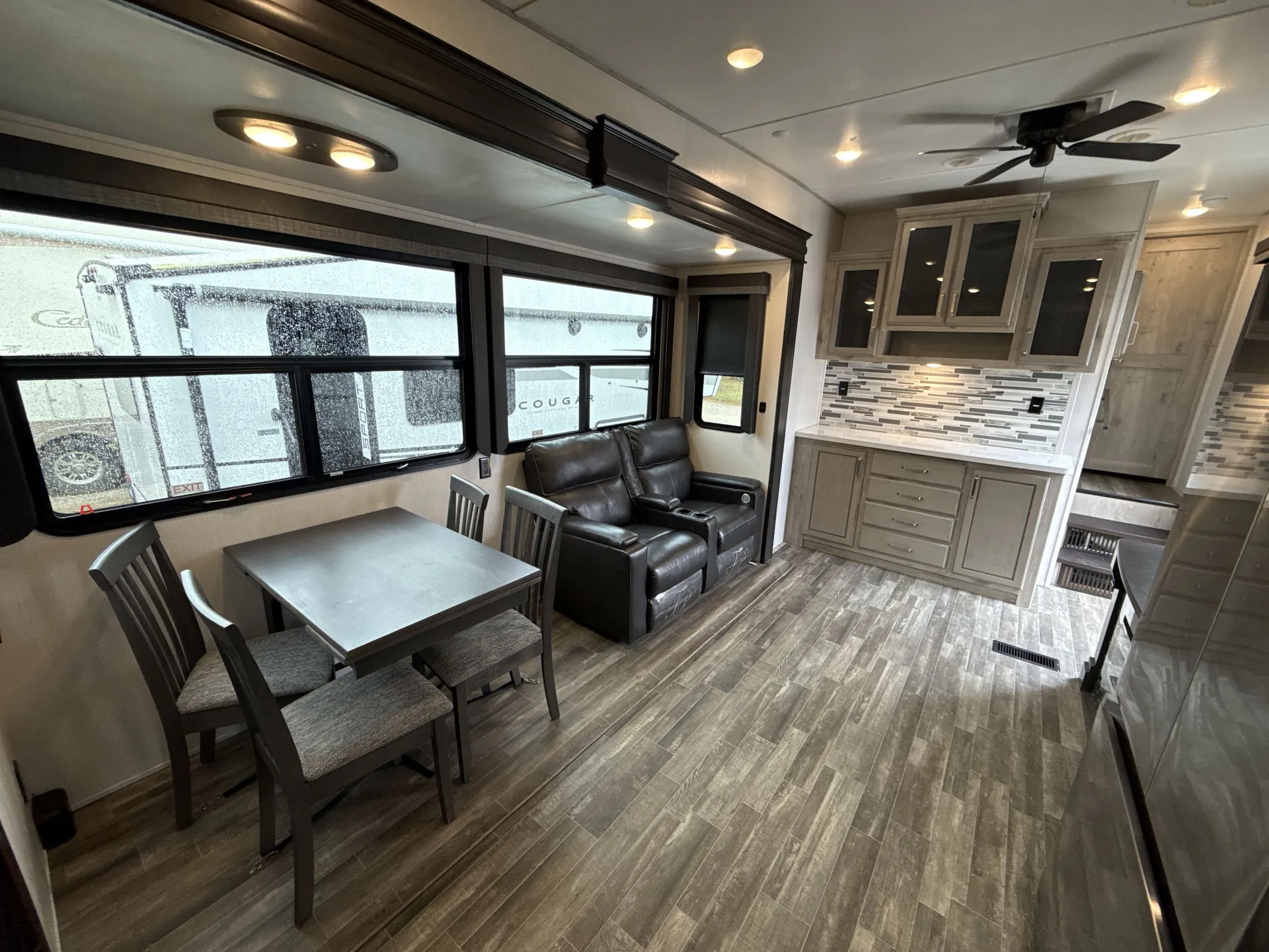 2022 Keystone Avalanche 295RK — living area main