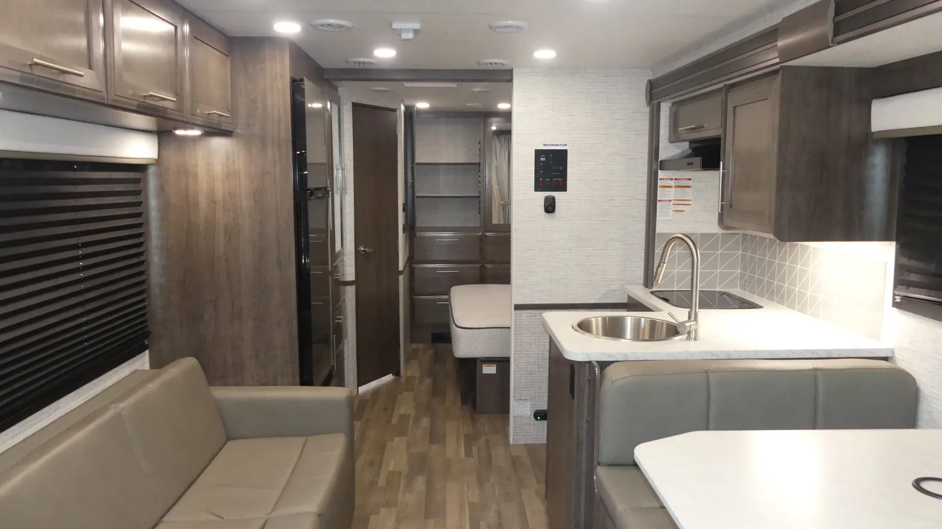 2025 Jayco Alante SE 27ASE - Photo 3