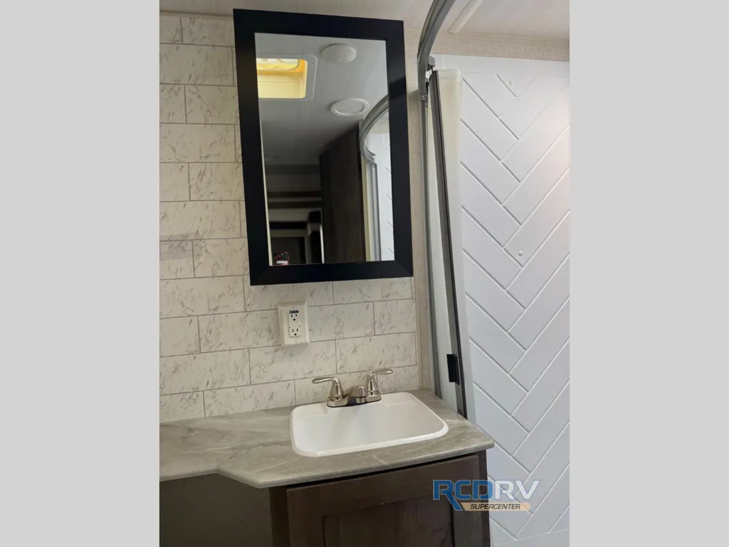 2021 Forest River Wildwood 31KQBTS, Photos photo 12
