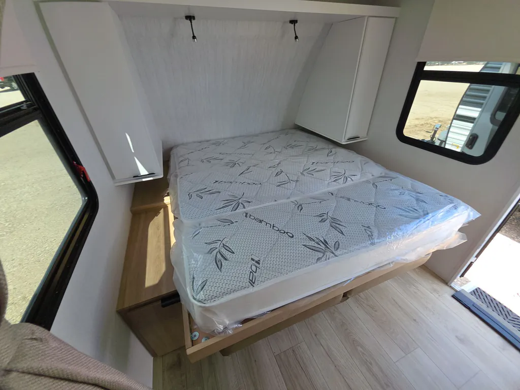 2027 Winnebago Micro Minnie 2108DS, Photos photo 19