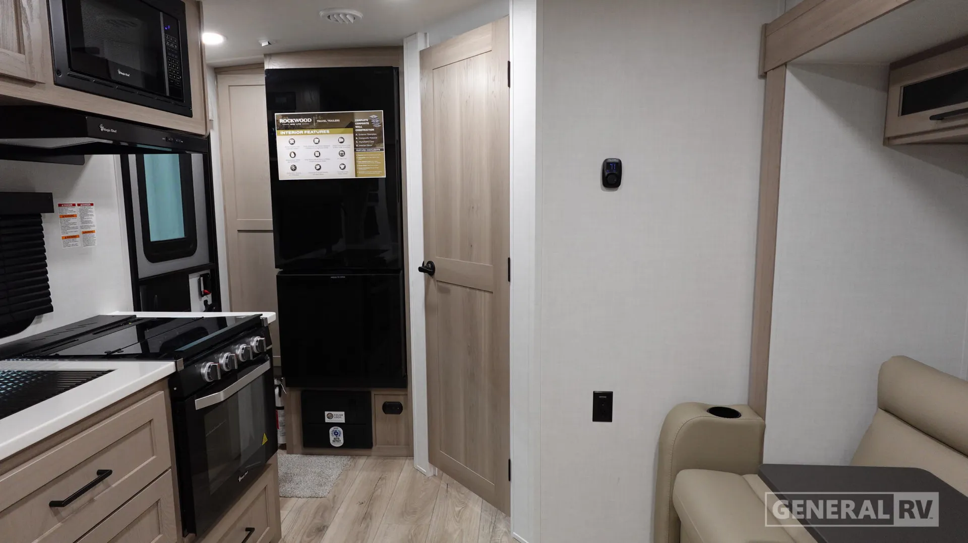 2026 Forest River Rockwood Mini Lite 2109S - Photo 3