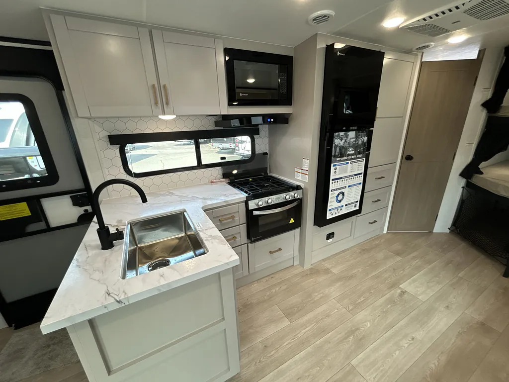 2027 Jayco Jay Feather 29BHB, Photos photo 12