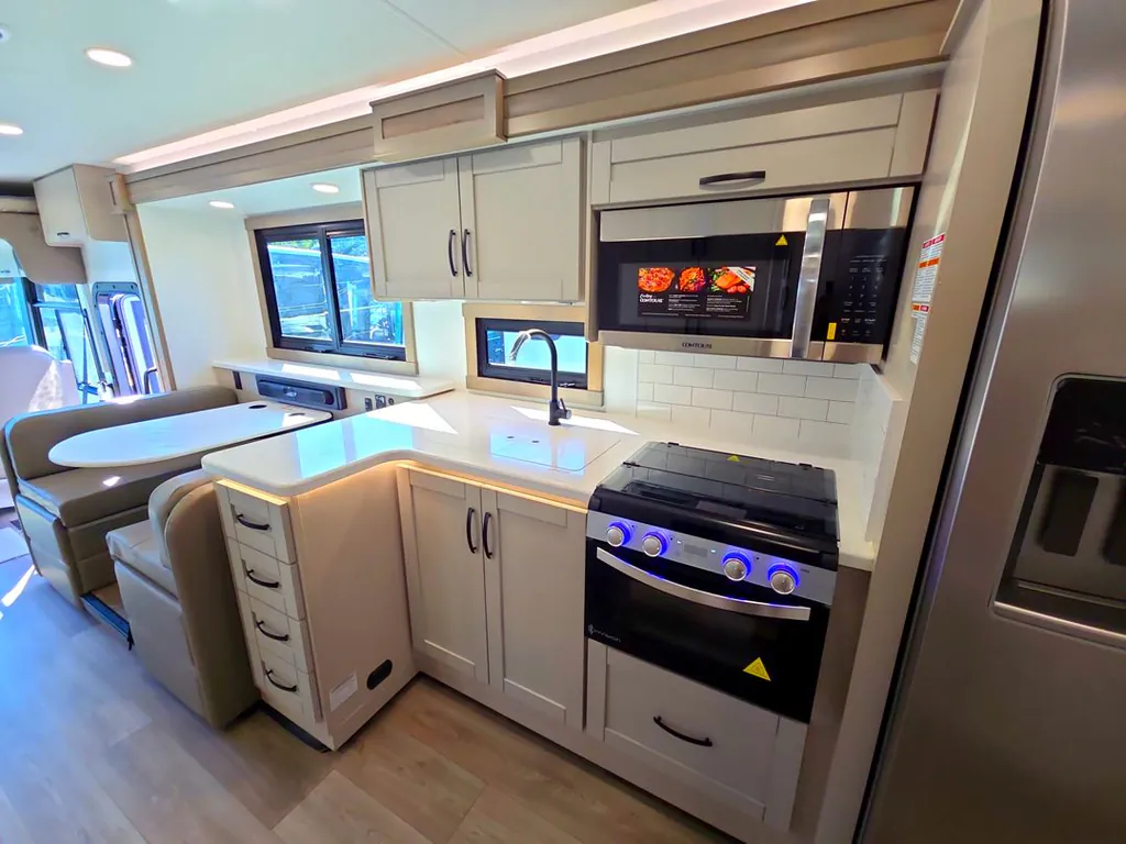 2027 Entegra Coach Vision XL 36C, Photos photo 8