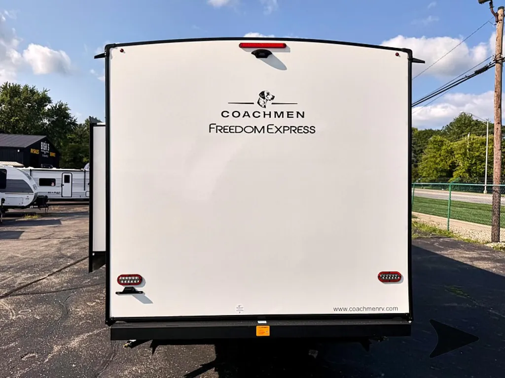 2027 Coachmen Freedom Express Select 29SE, Photos photo 4
