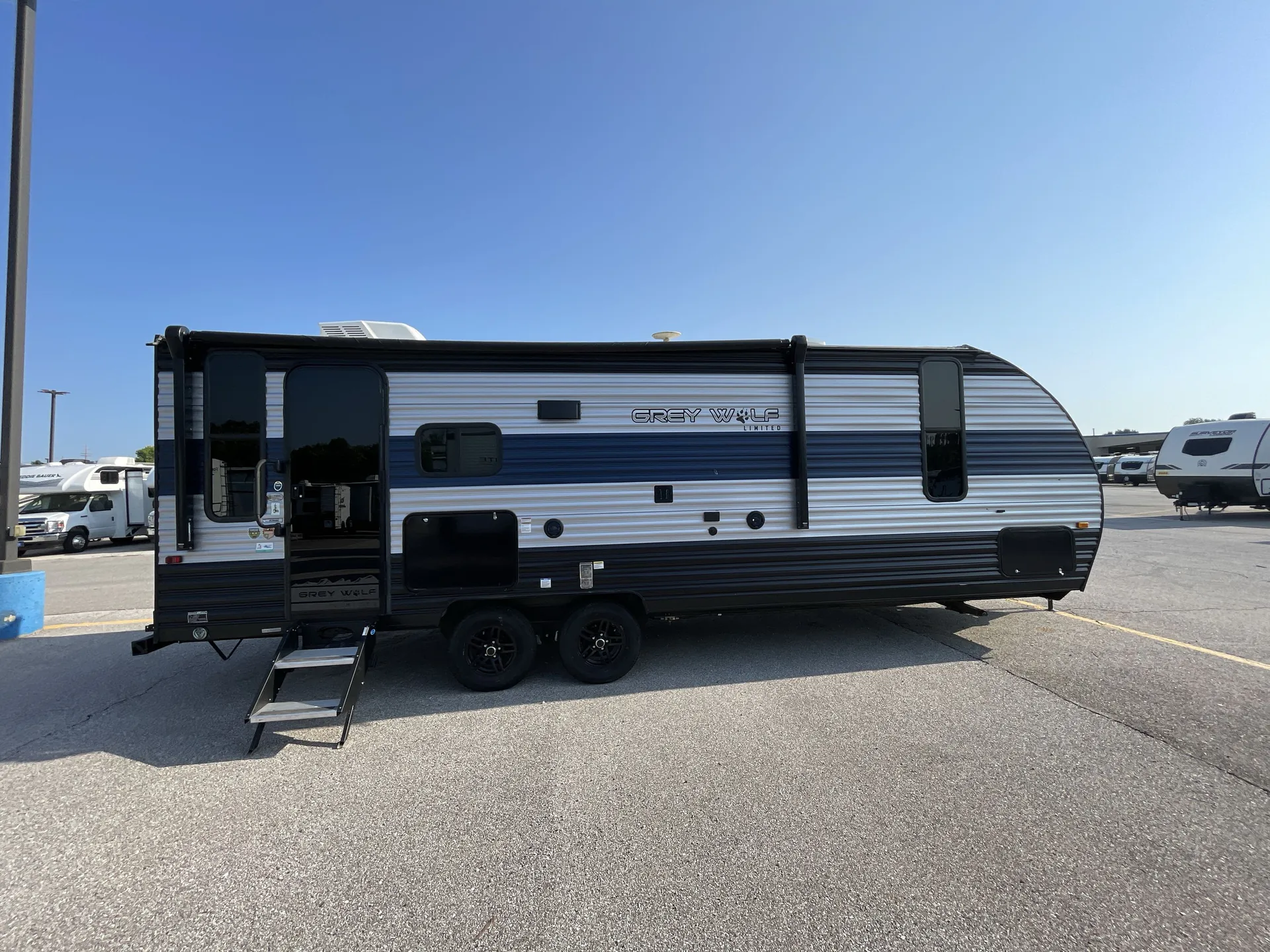 2022 Forest River Cherokee Grey Wolf 23MK — campside