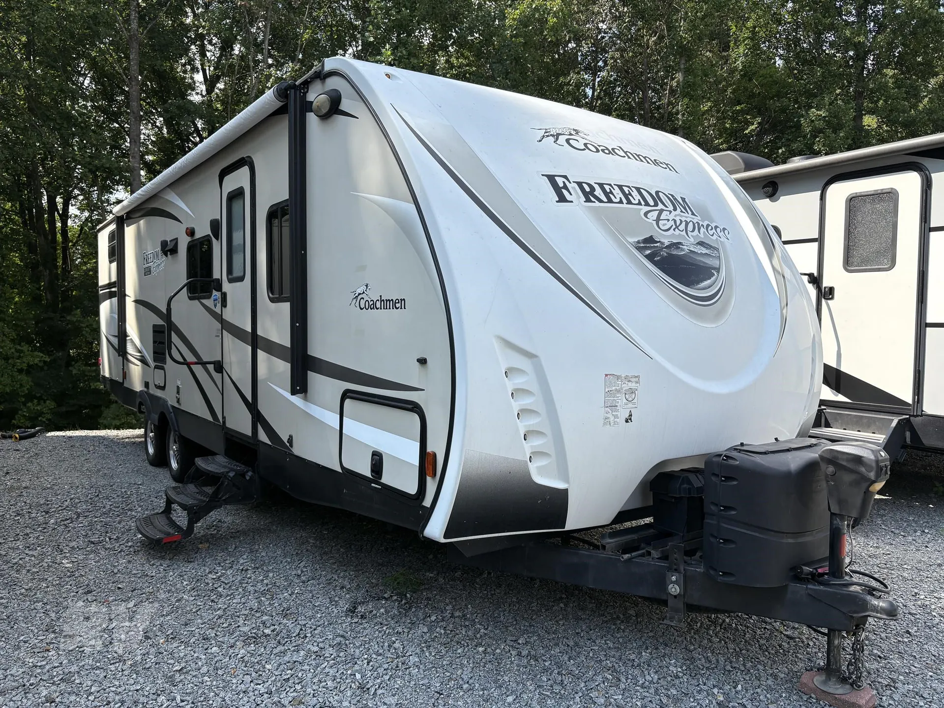 2016 Coachmen Freedom Express 292BHDS - Photo 2