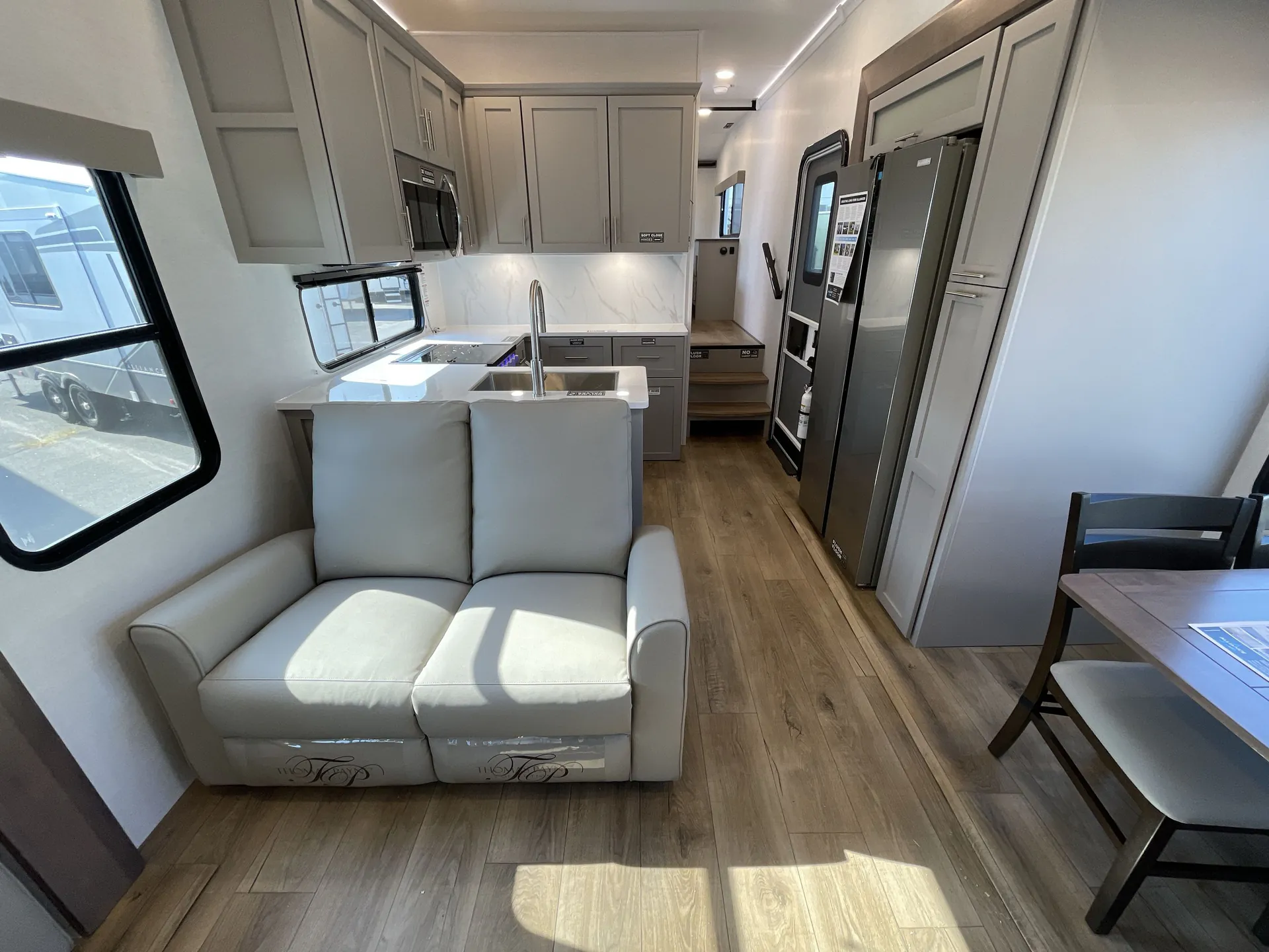 2026 Alliance RV Avenue 38DBL — living area main