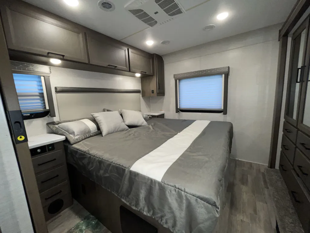 2024 Thor Motor Coach Freedom Traveler A32, Photos photo 12