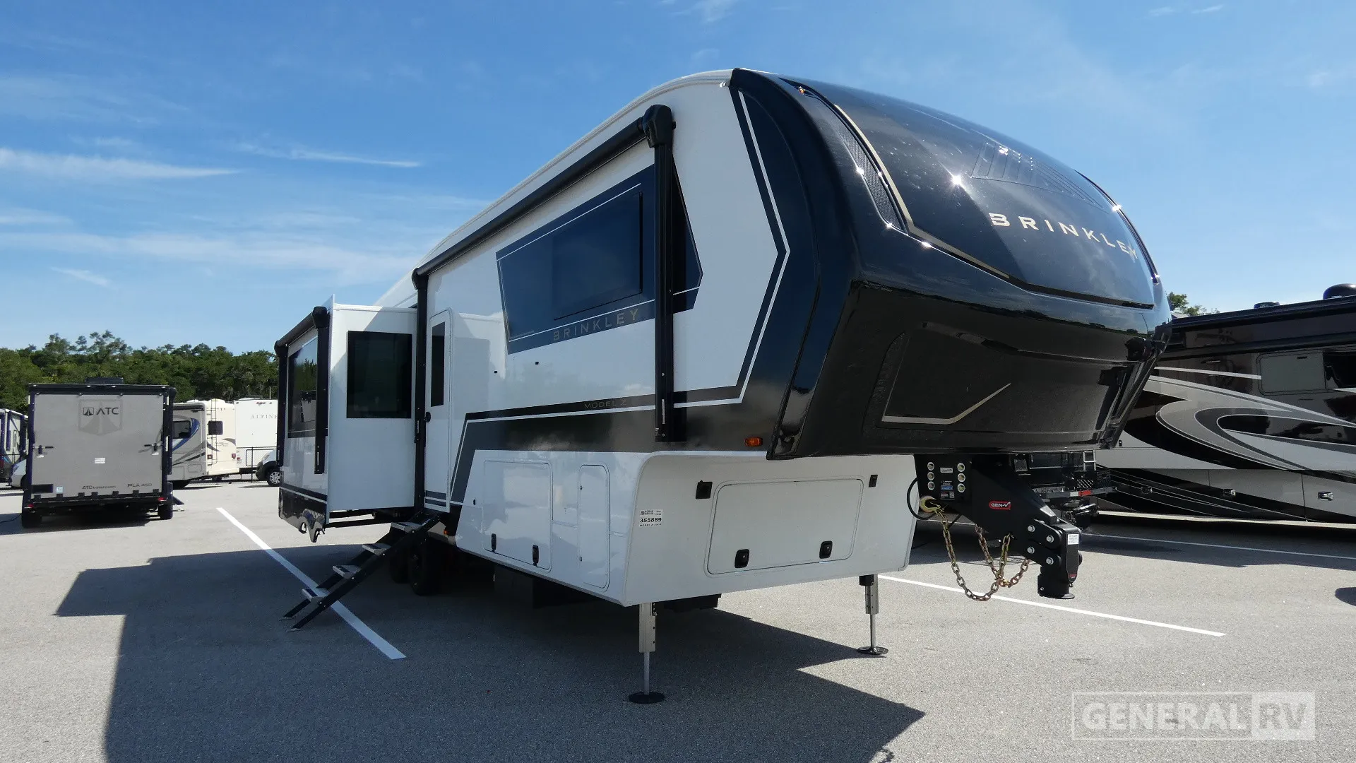 2027 Brinkley Model Z 3200 - Photo 2