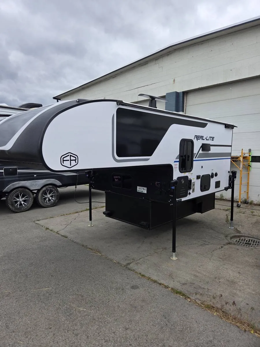 2026 Forest River RV Palomino Real-lite 1803 - Photo 3