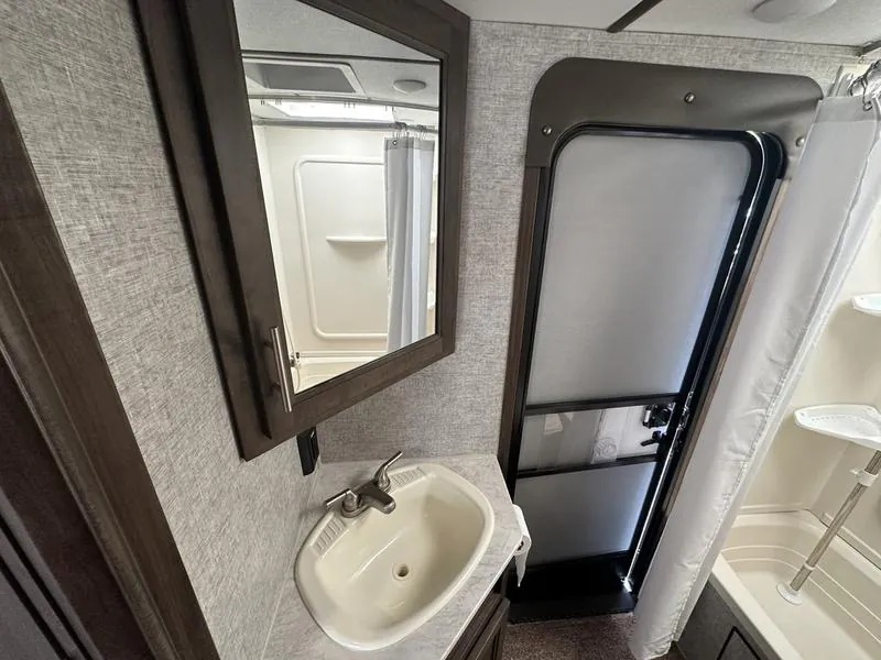 2019 Forest River Cherokee Alpha Wolf 26DBH-L, Photos photo 32