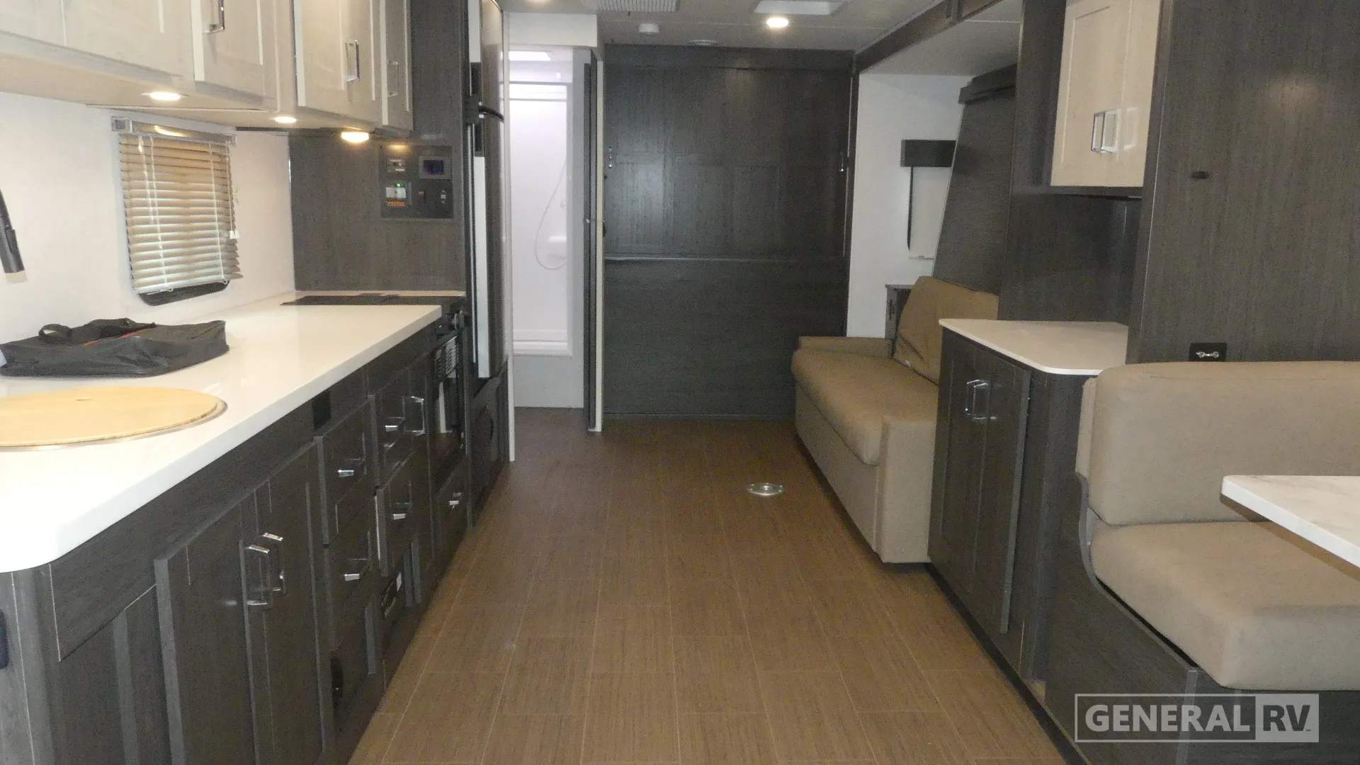 2027 Winnebago Sunflyer 28MB - Photo 3