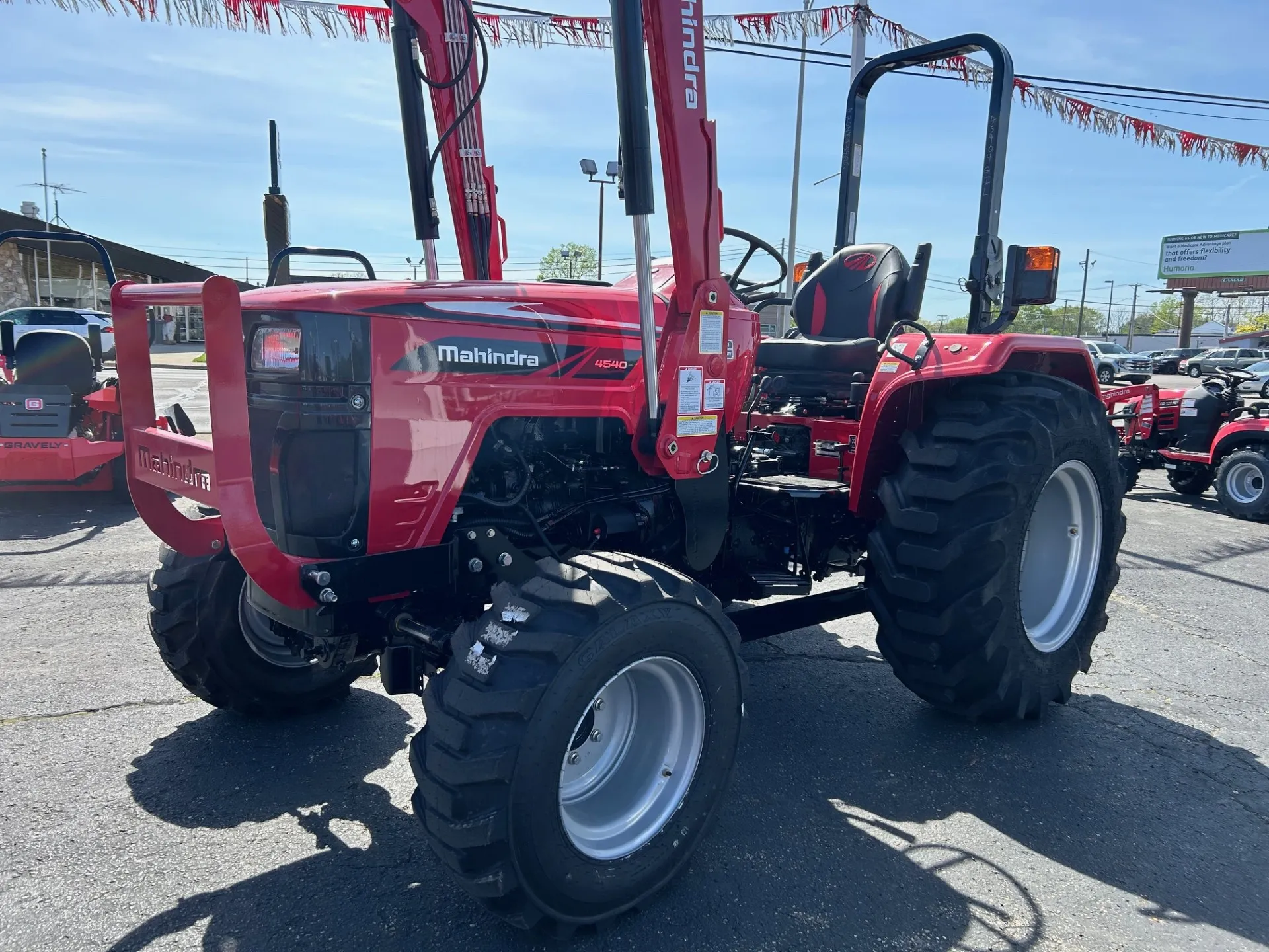 2025 Mahindra 4540 4540 4WD - Main photo