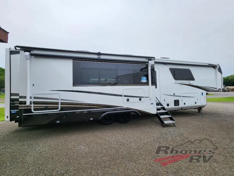 2027 Jayco Pinnacle 38FBRK - Photo 2
