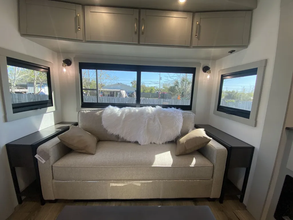 2026 Brinkley Model Z 297, Photos photo 8