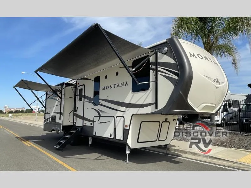 2018 Keystone Montana 3160RL - Photo 4