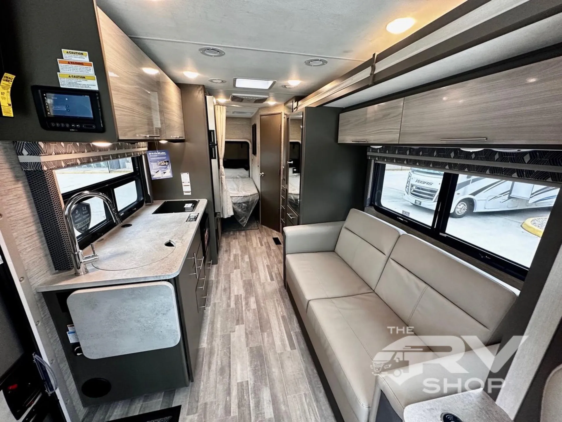 2023 Thor Motor Coach Vegas 25.7 - Photo 3