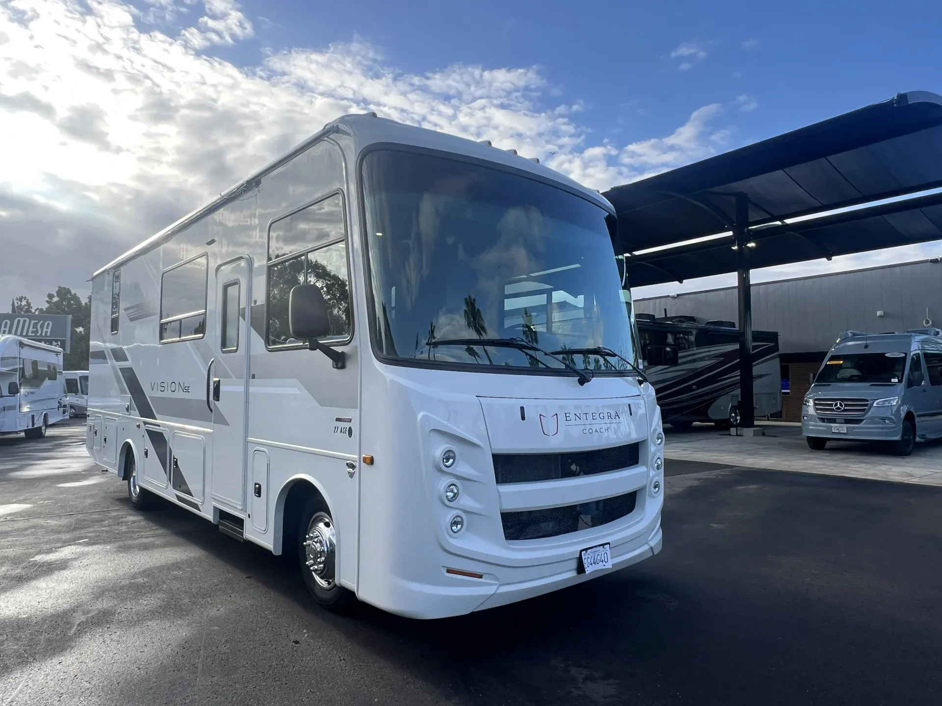 2025 Entegra Coach Vision SE 27ASE - Photo 2