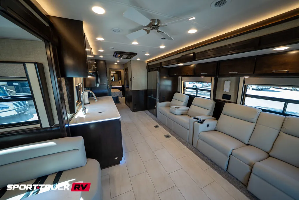 2024 Renegade RV Classic 45CME - Photo 3
