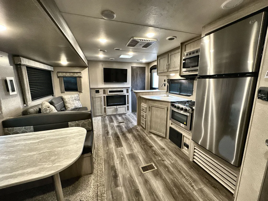 2022 Coachmen Catalina Legacy Edition 243RBS, Photos photo 3