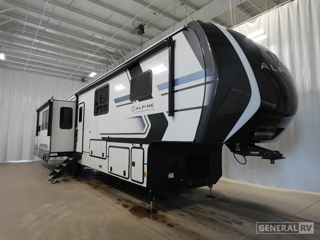 2026 Keystone Alpine Avalanche Edition 379MB - Photo 2