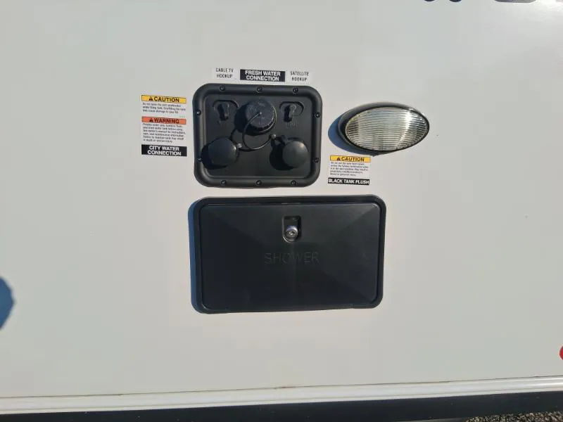 2026 Forest River Cherokee Alpha Wolf 21RB, Photos photo 25