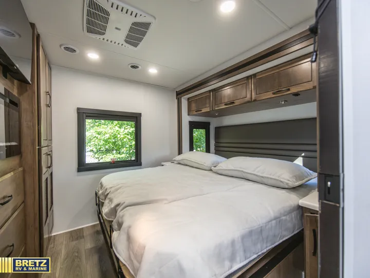 2026 Entegra Coach Accolade XT 35L - Photo 3