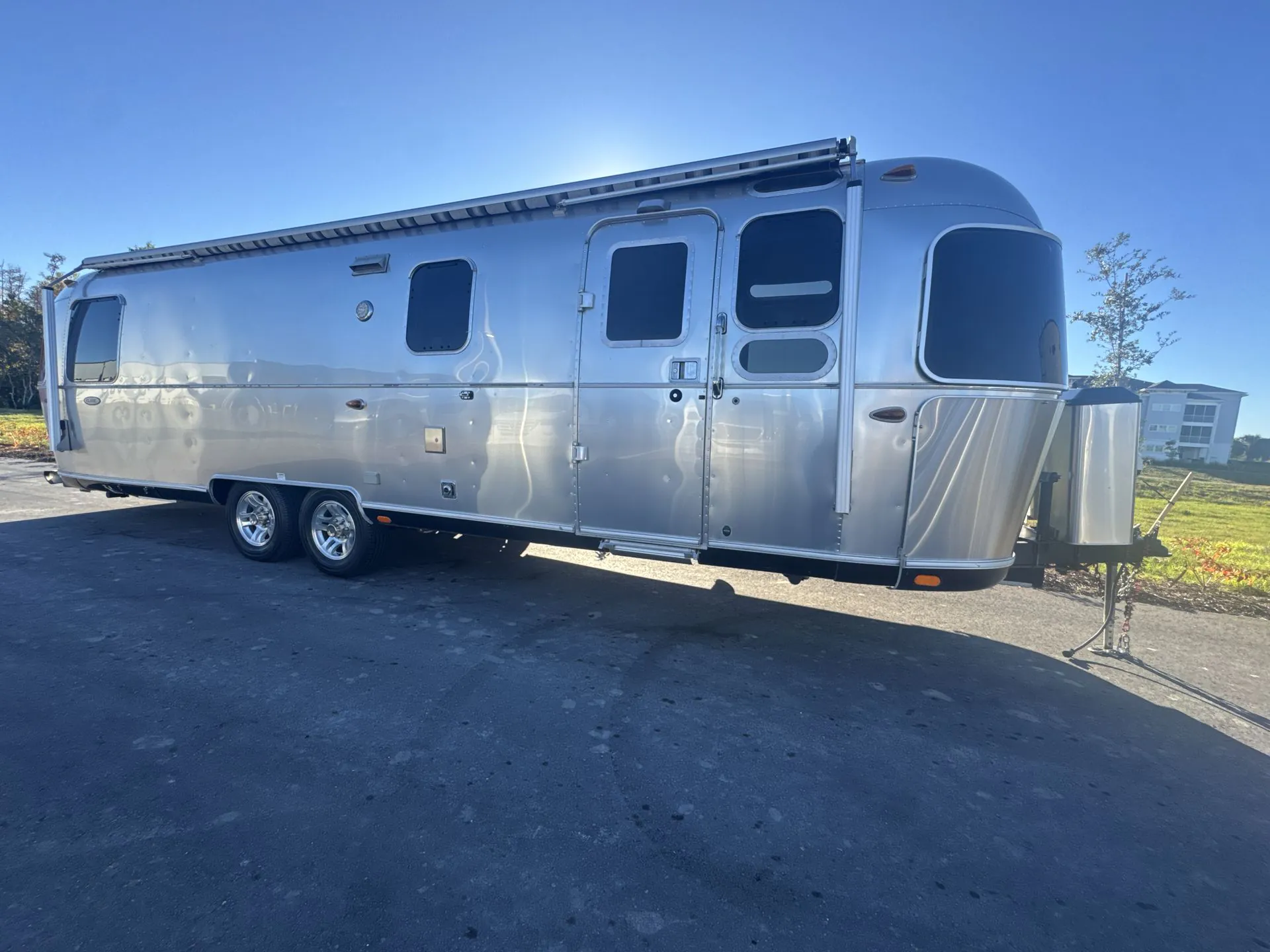 2017 Airstream Classic 30RB - Photo 3