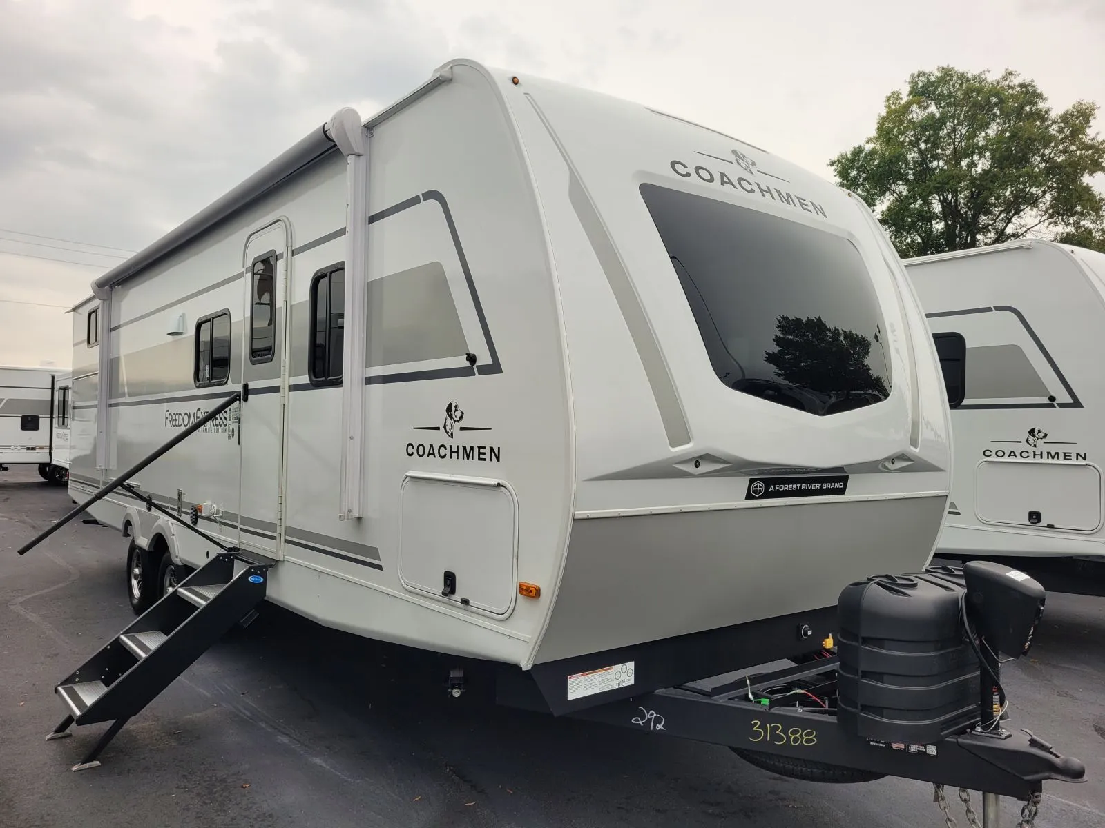2026 Coachmen Freedom Express 292BHDS - Photo 2