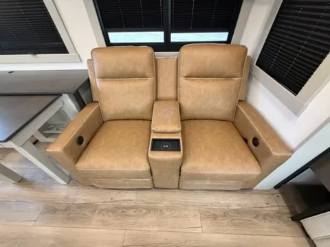2026 Brinkley Model Z 3600, Photos photo 8
