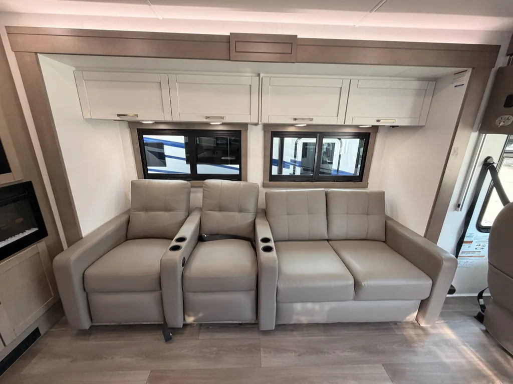2027 Entegra Coach Vision XL 36C, Photos photo 8