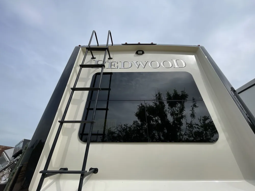 2018 crossroads Redwood 3881ES — living area main