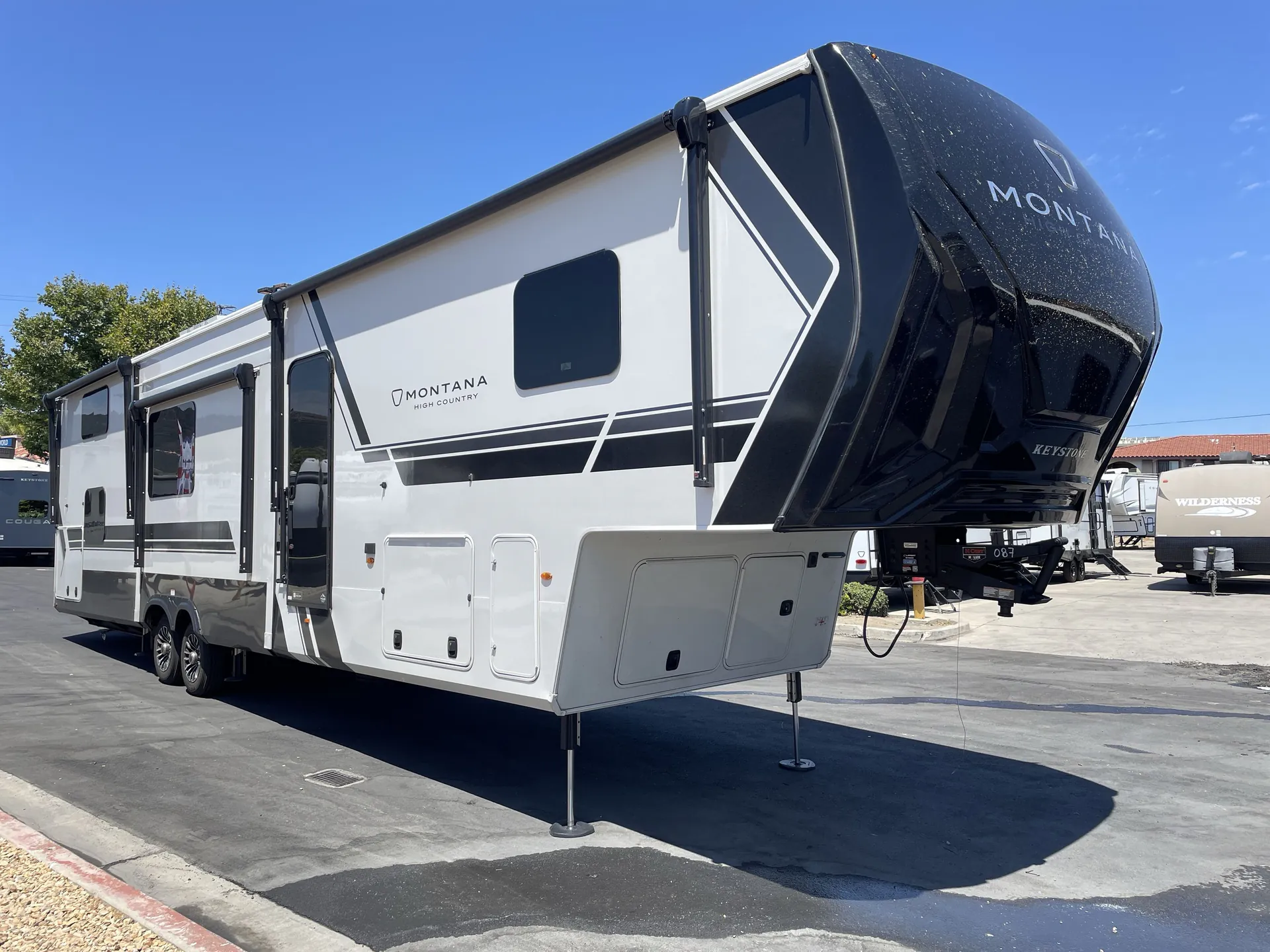 2027 Keystone Montana High Country 391TB - Photo 2