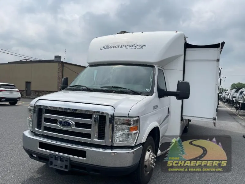2017 Forest River RV Sunseeker Grand Touring Series 2430S - Photo 2