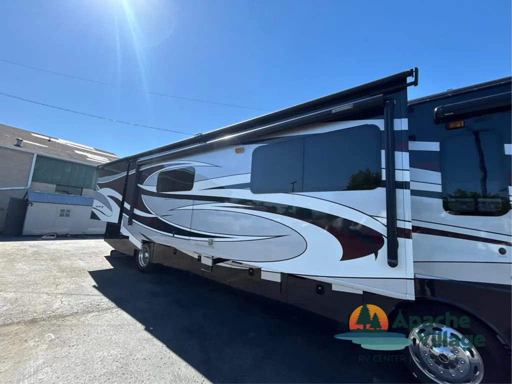 2017 Fleetwood Pace Arrow LXE 38F, Photos photo 11