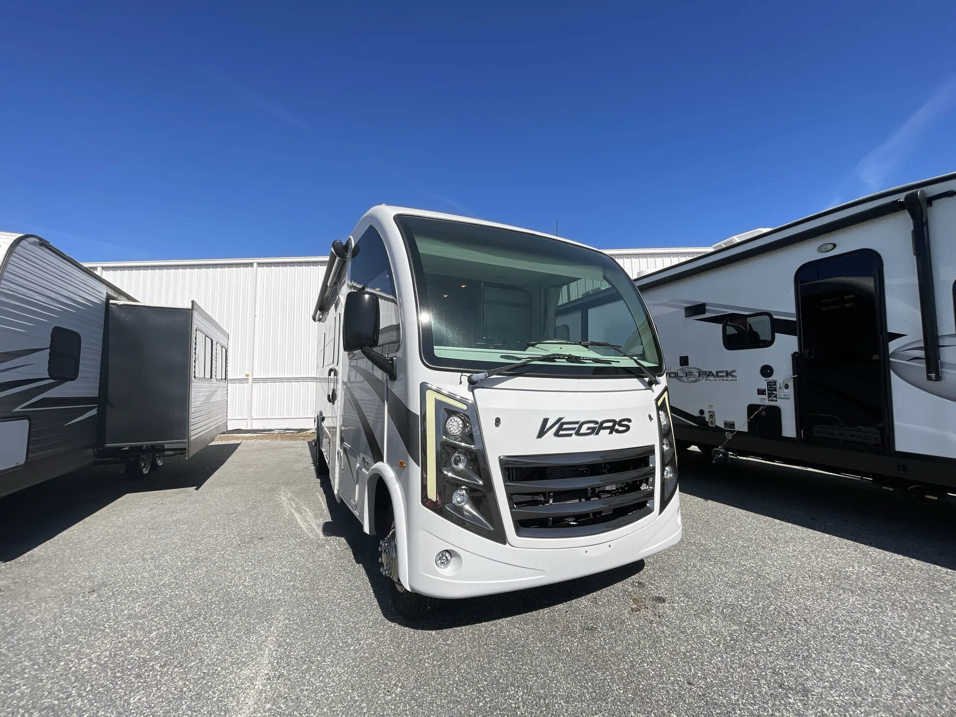 2023 Thor Motor Coach Vegas 24.3 - Photo 2