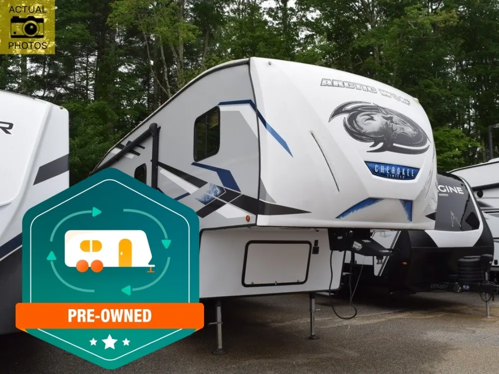 2023 Forest River Cherokee Arctic Wolf 321BH - Photo 2
