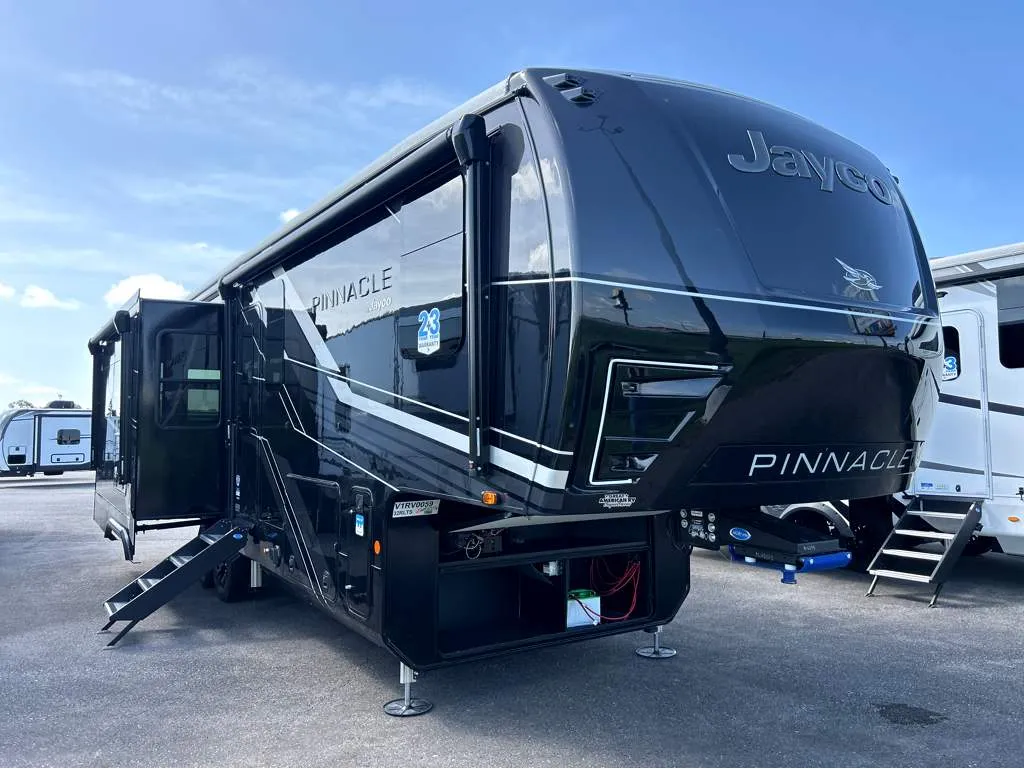 2027 Jayco Pinnacle 32RLTS - Photo 2