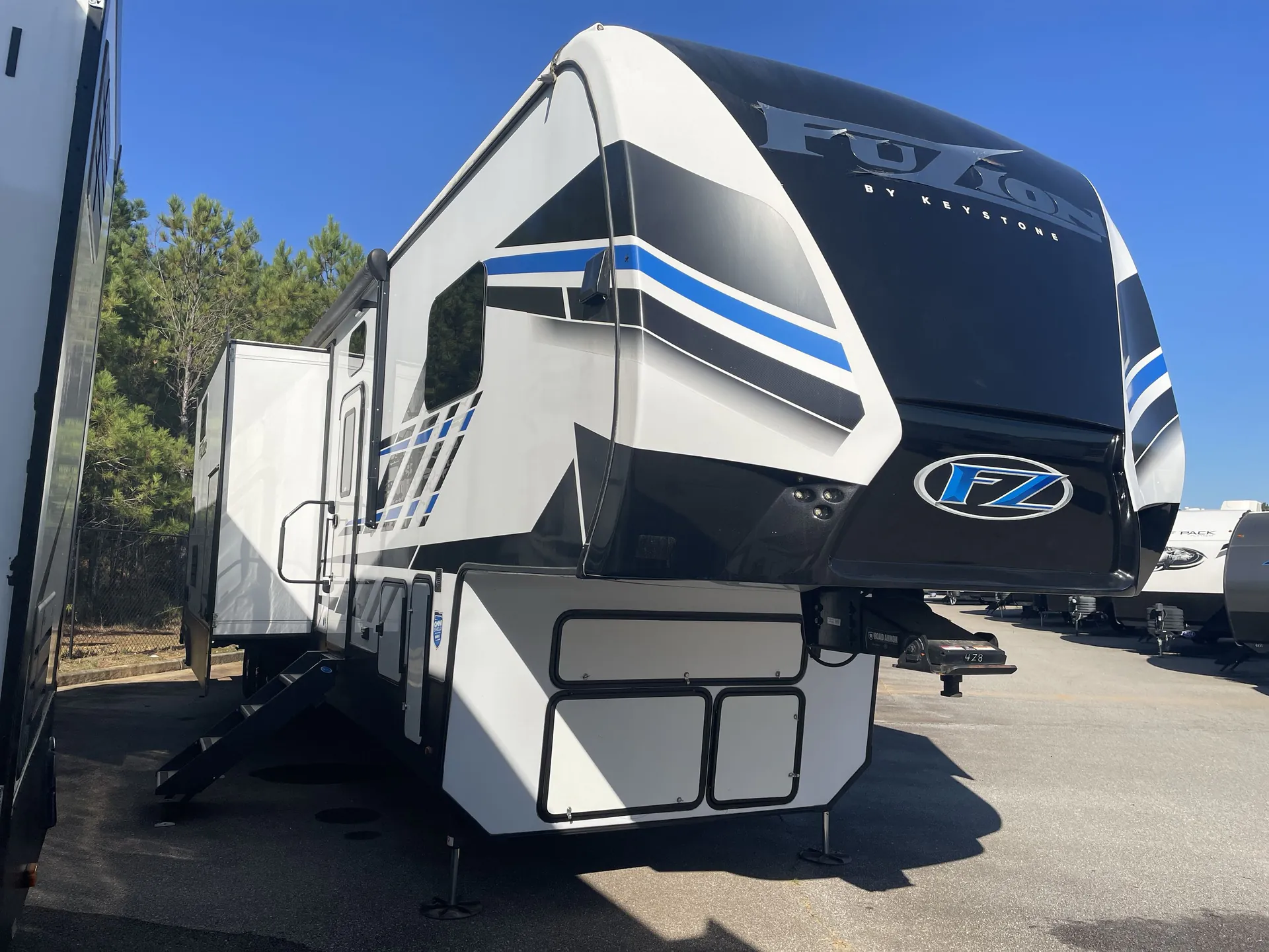 2022 Keystone Fuzion 428 - Photo 2