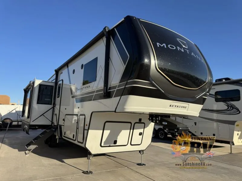 2026 Keystone Montana 3123RL - Photo 2