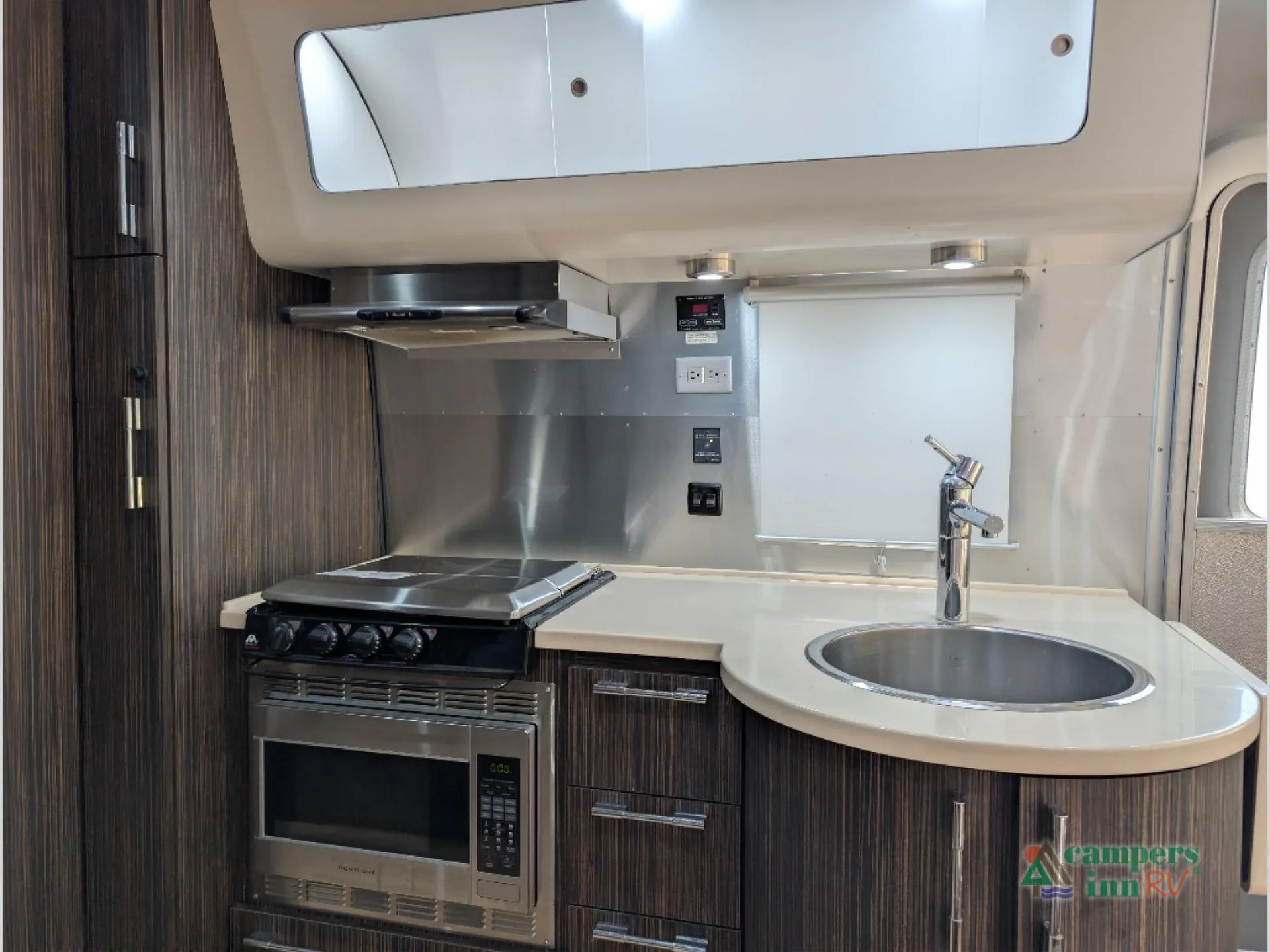 2016 Airstream International 25FB - Photo 3
