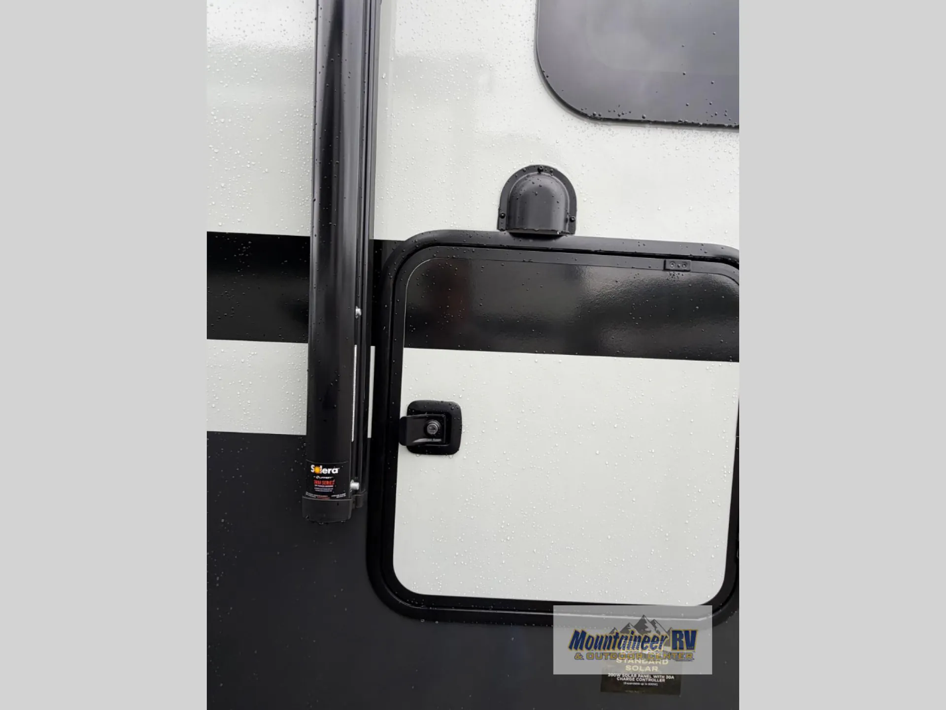 2027 Forest River Rockwood Mini Lite 2506FK — Photo 7