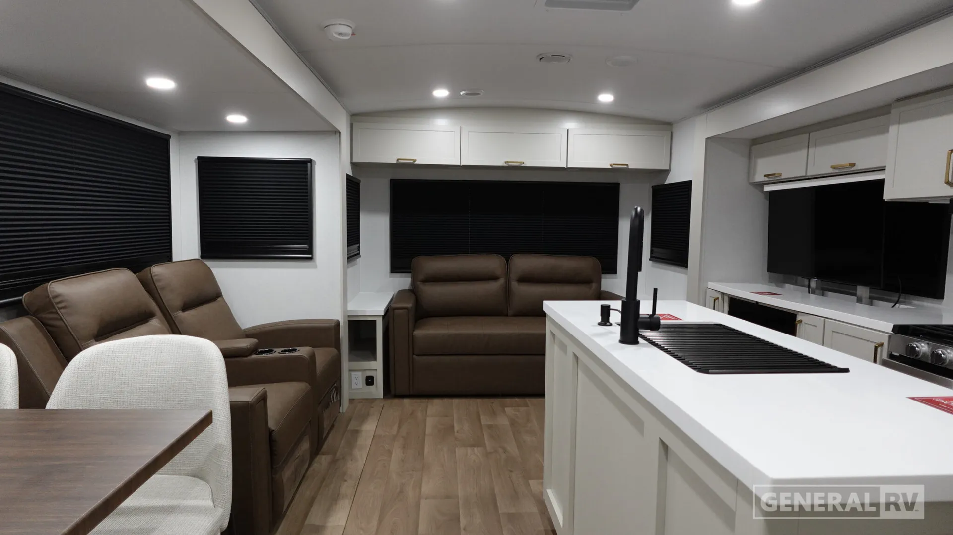 2026 Grand Design Imagine 2970RL - Photo 3