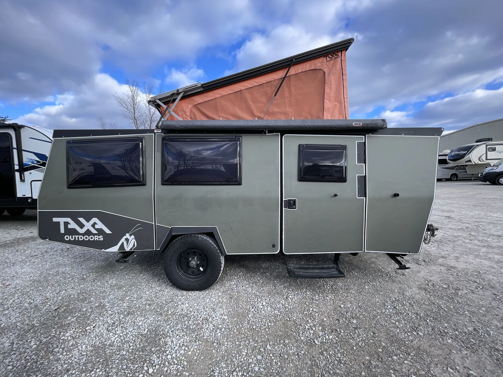 2024 Taxa Mantis OVERLAND — campside