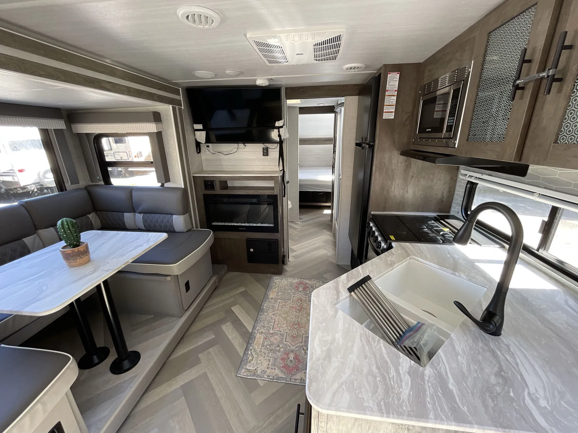 2021 Forest River Wildwood X-Lite 24RLXL — living area main